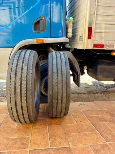 Pneu 215/75/17.5 Michelin 