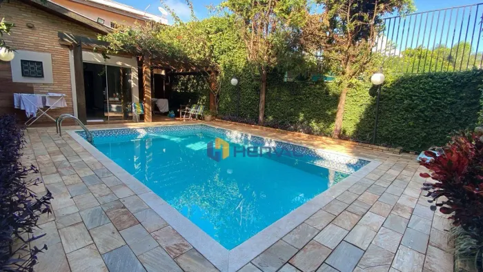 Casa com 4 quartos à venda, 220 m² por R$ 1.200.000 - Jardim Iguaçu - Maringá/PR