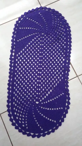 Tapete de croche. Também por encomenda.