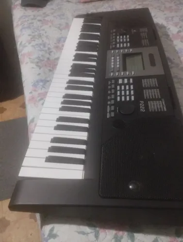 Vende se um teclado