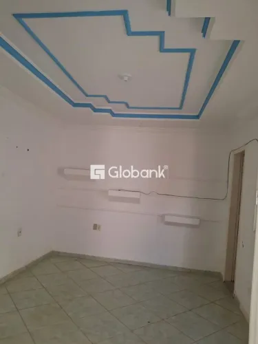 Casa à venda em Vila Ipiranga com 2 Quarto(s) e 1 Vaga(s).