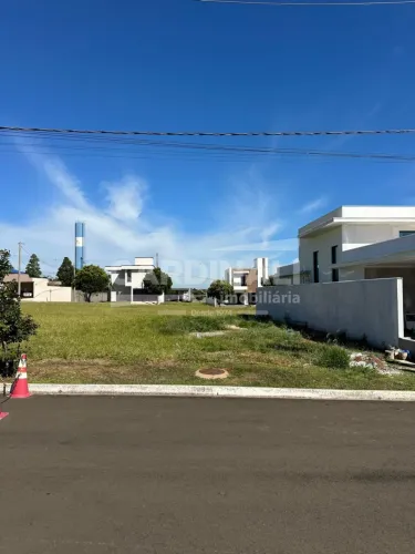 Terreno a venda no Condomínio Residencial Terra dos Buritis!