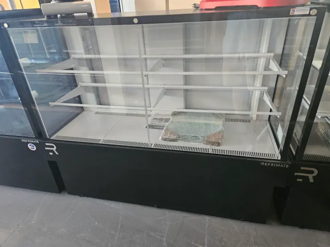 vitrine refrigerada para padaria 1,45m com ar forçado - nova