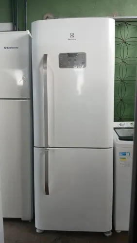 Vende-se Geladeira Eletrolux inverse por R$ 1950,00 