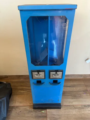 Máquina de Bolinha antiga - moeda 1 real