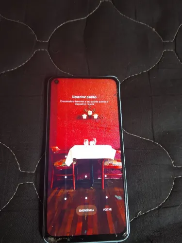 Vendo celular redmi 9 tá com a tela trincada mas tá funcionando normal r$ 180