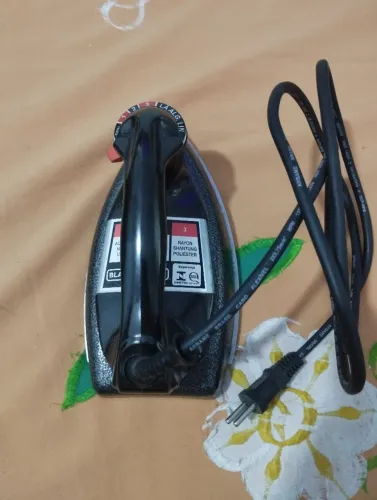 Vendo ferro de passar roupa semi novo