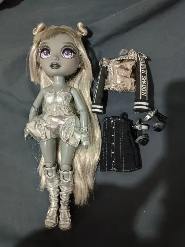 Luna Madison Rainbow High/Shadow High