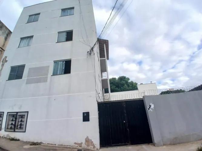 Kitnet para locação, no bairro Vila Regina com 40m² e 1 vaga de garagem.