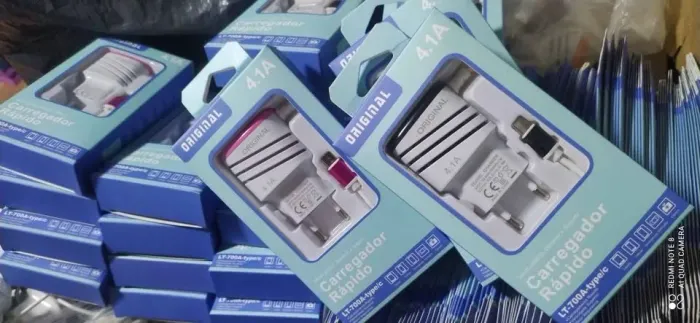 oportunidade,lote t novo com 100 peças carregador tipo-C rapido 4.1A com 2 USB modelo-L700