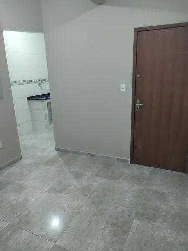 Quitinete em Del Castilho - próximo ao metrô 