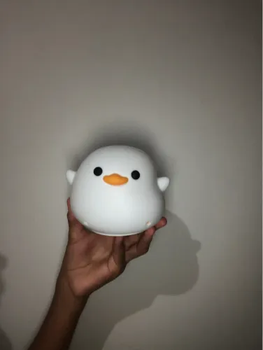 Vende-se luminária de pato recarregável. Obs: vem com carregador