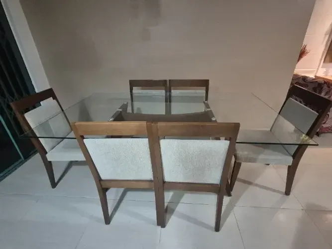 Mesa de jantar retangular + 6 cadeiras