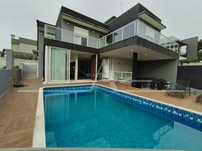 Casa Encante-se com essa incrível casa no Condomínio Santa Helena III, em Bragança Paulist