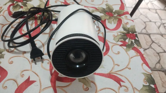 Vendo Mini progetor novo 