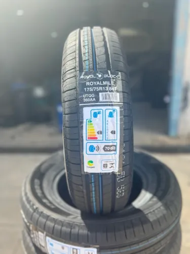 Pneu Aro 13 175/75R13 84T Royal Mile Royal Black