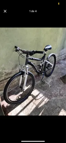Bicicleta aro 26, funcionando perfeitamente freio, com marcha 