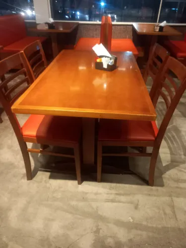 Conjunto mesa e 4 cadeiras vintage hamburgueriaDellabruna