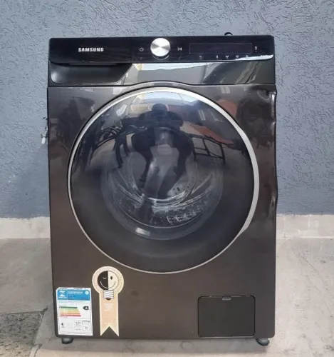 Máquina lavar e seca