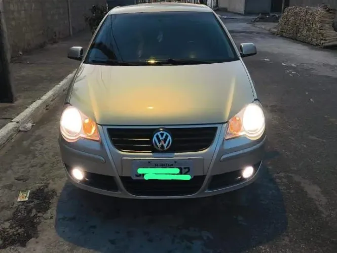 Volkswagen Polo Sedan 1.6 MI Total Flex 8V 4P 2009