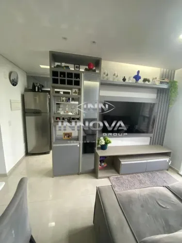Apartamento à venda, 45m², 2 dormitórios, planejados, sacada, vaga e lazer em Osasco