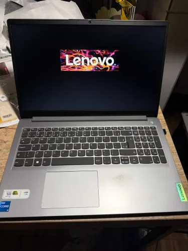 Notebook Lenovo i5 12 geração, 12gb ddr4, ssd 512gb Nvme (Aceito cartão)