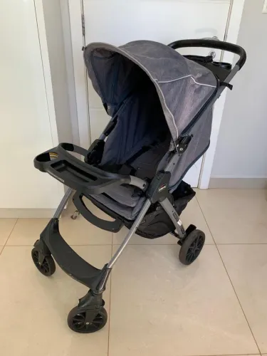 Carrinho de bebê Chicco Mini Bravo Plus - ótimo estado, plenamente funcional 