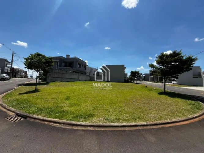 Oportunidade Única no Doman Ponta Grossa! Terreno de Esquina com 400 m2