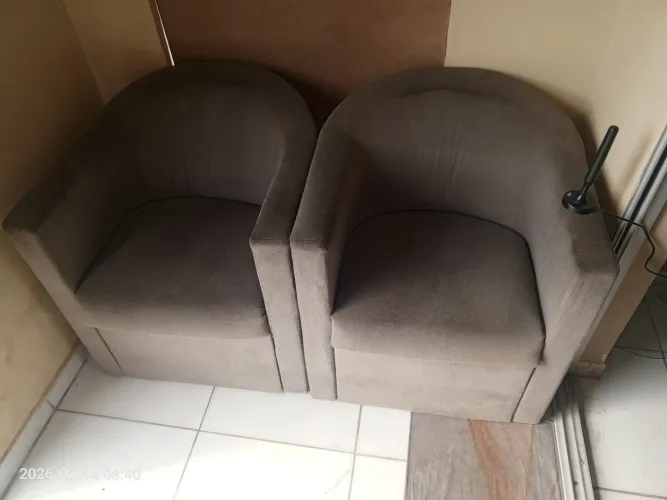 Jogo poltrona e dois purfi 