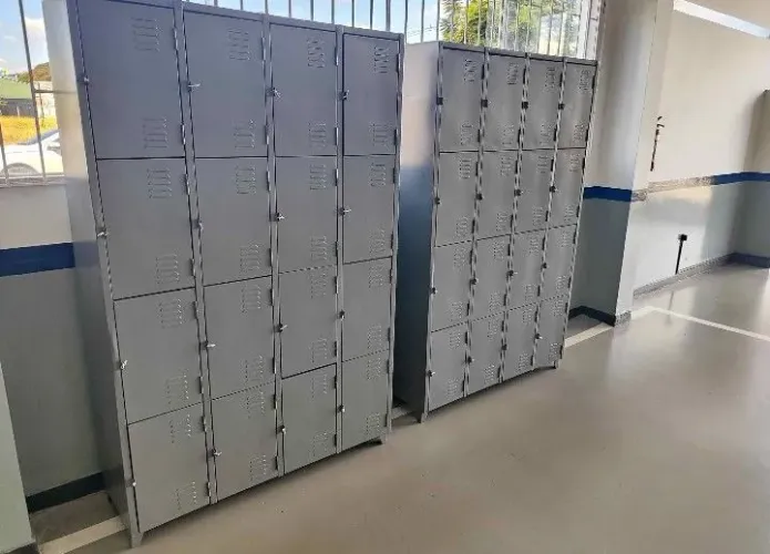 ROUPEIRO DE AÇO 16 PORTAS NOVO