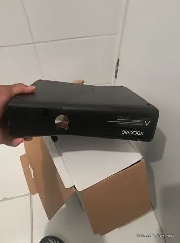 Xbox 360,dando Luz vermelha+fonte paralela+ao ligar o game a fonte desliga e liga novament
