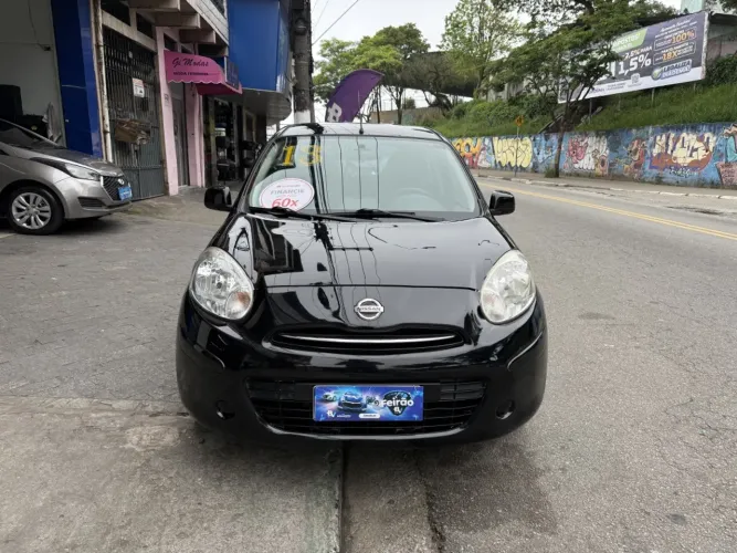 Nissan March S 1.0 12V Flex 5P 2013