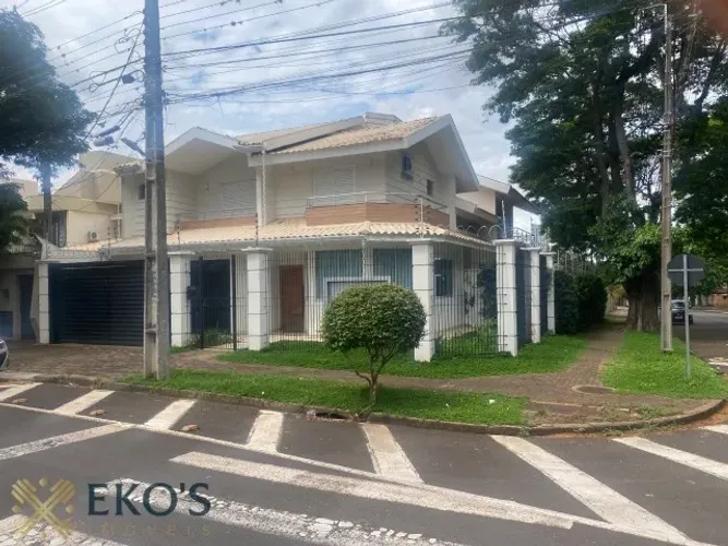 Locação - Sobrado 380m² - 4 suítes - Piscina - Bairro Zona 02 - Maringá