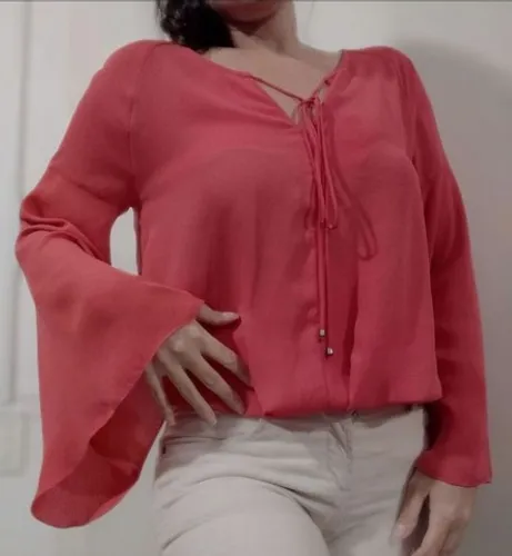 Blusa manga boca de sino