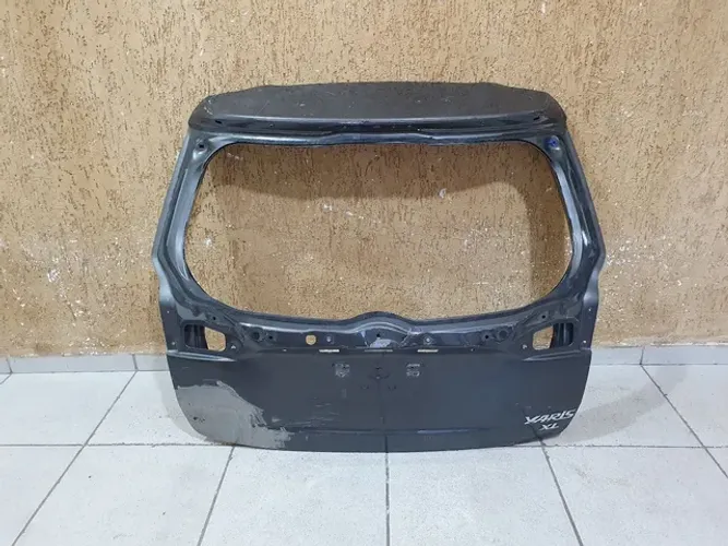 Tampa traseira Toyota Yaris Hatch 2018/2019/2020/2021/2022