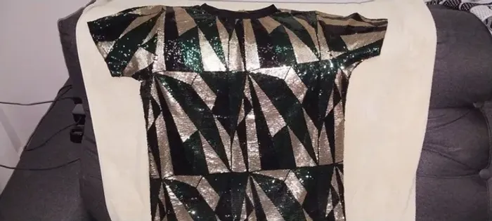 Blusa de paetê p/ festa.