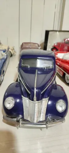 Ford de Luxo 1940 1:18