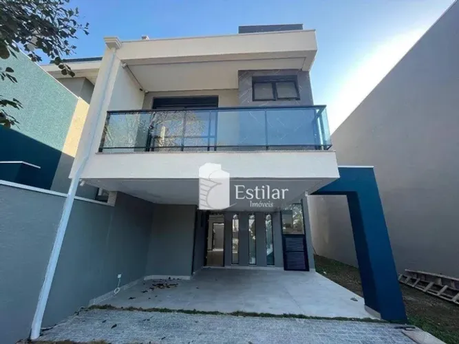 Sobrado com 03 suítes e 02 vagas no Cajuru, Curitiba