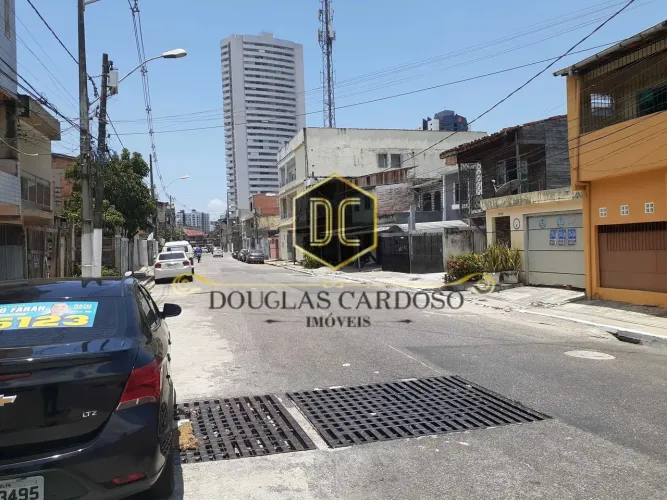 VENDO CASA COM AMPLO TERRENO EM SÃO BRÁS