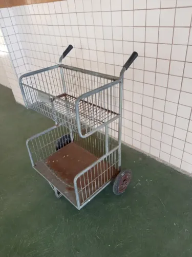 CARRINHO DE BAGAGEM GARAGEM