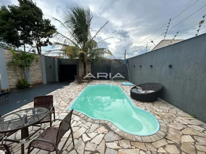Casa à venda no Jardim Columbia D, região Oeste de Londrina PR