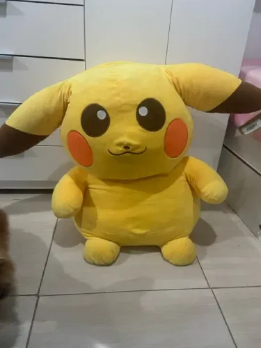 Pelúcia Pikachu Gigante
