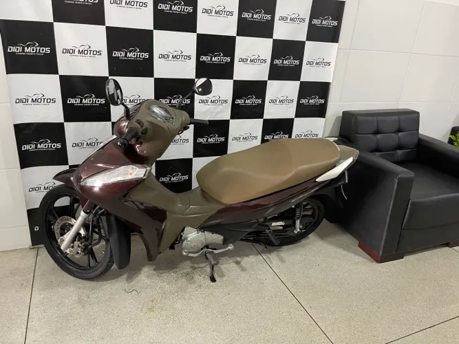 Vendo Biz 125 20/21 emplacada conservada!