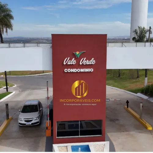 Casa de condomínio para venda possui 380 metros quadrados em Loteamento Vale Verde - Goiân