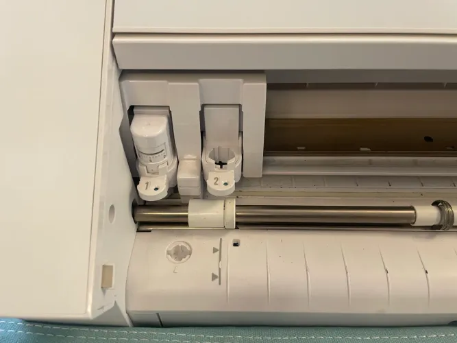 Silhouette cameo 4