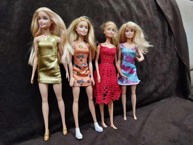 Lote de Bonecas Barbie com 4