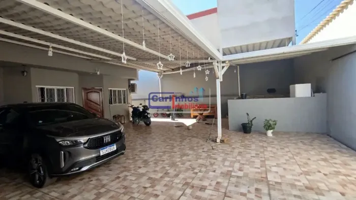 Casa à venda com 3 quartos, sendo uma suíte, no Bairro Amazonas, Betim/MG.