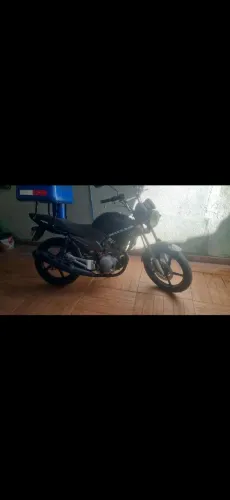 Vendo factor 2008 roda liga leve partida moto boa doc ok só transferir zap *
