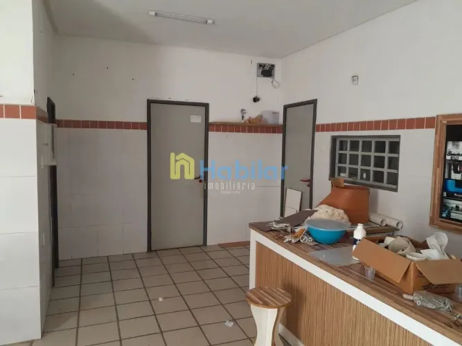 Galpão à venda com 300m² no Siqueira Campos. R Nova Paraíba.