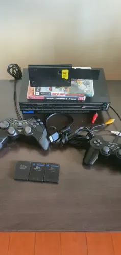 Playstation 2 Completo com 2 Controles e  2 Jogos